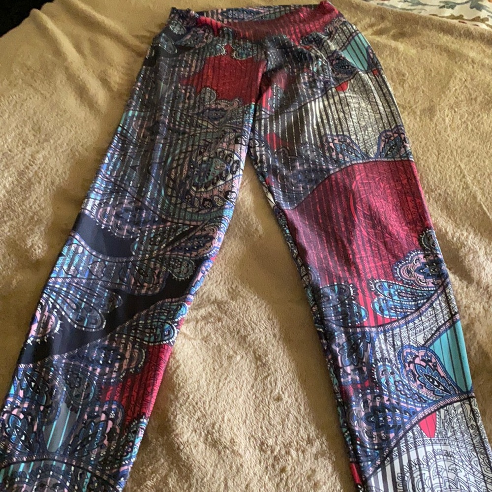 NWT, Liquido Paisley Athletic Leggings